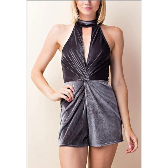 New Love Gray Velvet Halter Top Twist Short Back Zip Romper Women's Size Large - Picture 6 of 7